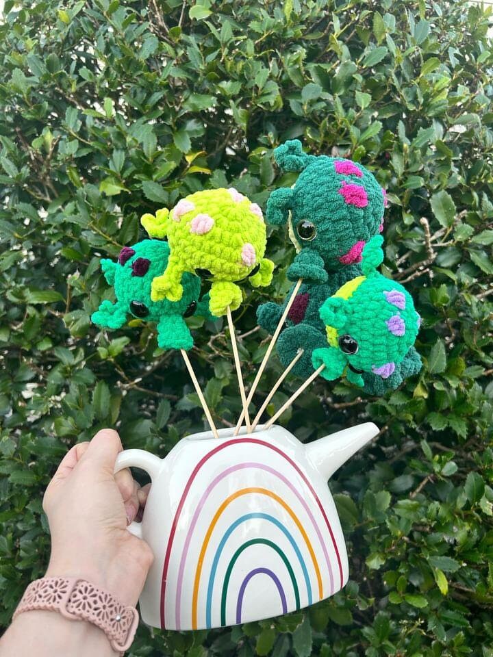 Frog Balloon crochet pattern