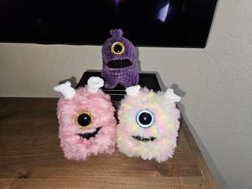 Nom Nom monster BIG Mouth Rita crochet pattern