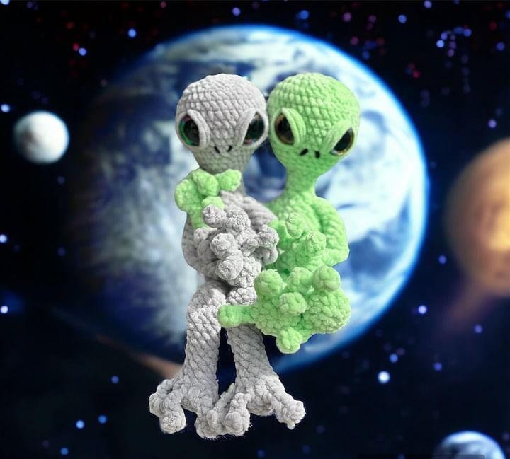 Walter the Chill Alien crochet pattern