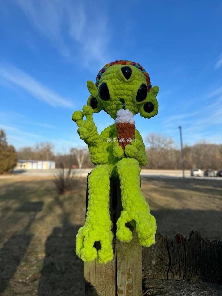 Walter the Chill Alien crochet pattern