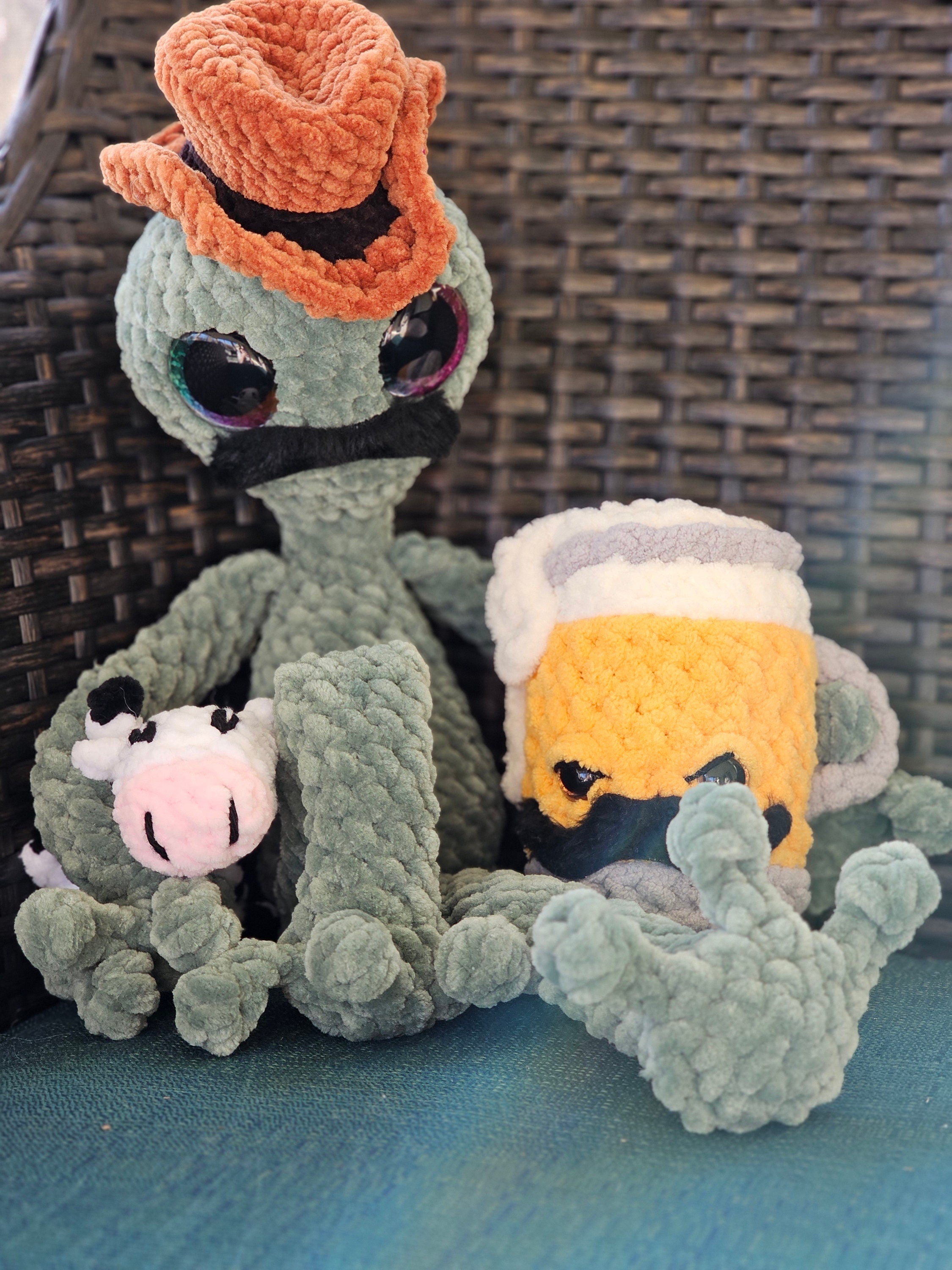 Walter the Chill Alien crochet pattern