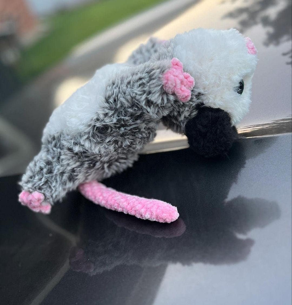 Roadkill Opossum crochet pattern